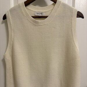 Banana Republic Sweater Vest - L